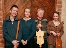 Oliphant Hercz, prich! -levytyksen jälkeen 12.2.2009 Karjaalla. Oliphant Hercz, prich! -levytyksen jälkeen 12.2.2009 Karjaalla.